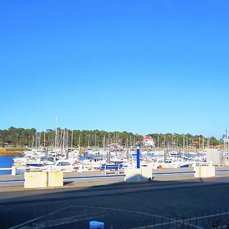 Appartement Rez-de-chaussee 4 Personnes Face Au Port De Peche- Le Magellan Capbreton